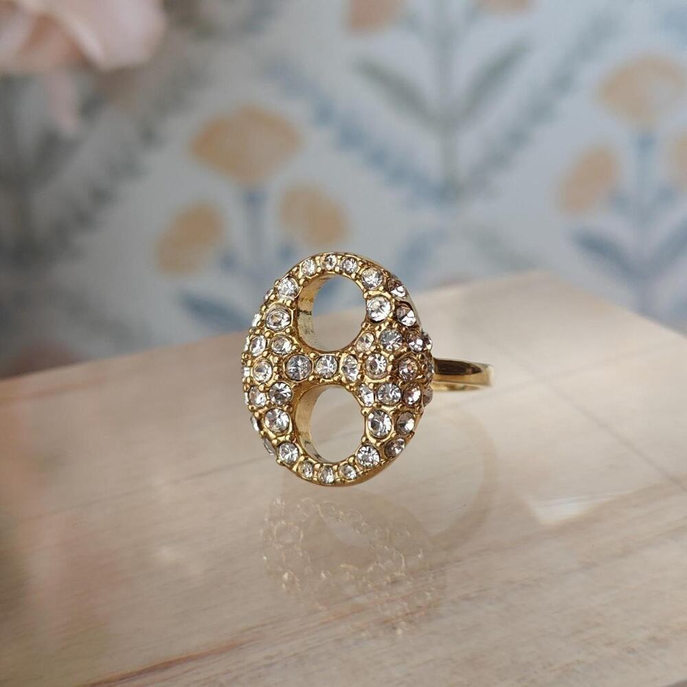 Ann Taylor gold tone ring with pave crystal rhinestones - Size 6.5